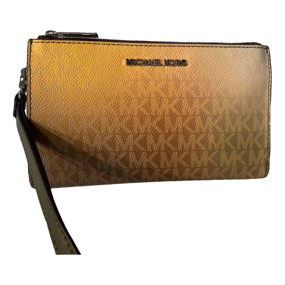 MICHAEL KORS Jet Set Lg Ombré Signature Logo Double Zip Wristlet Phone 
Olive